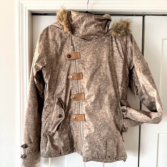 Ladies small (loose fit) jacket from Oakley’s signature series. - Picture 1 of 5